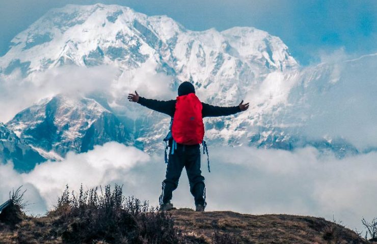 Which Nepal trek Annapurna or Everest